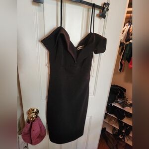 Black sweetheart off-shoulder fitted dress